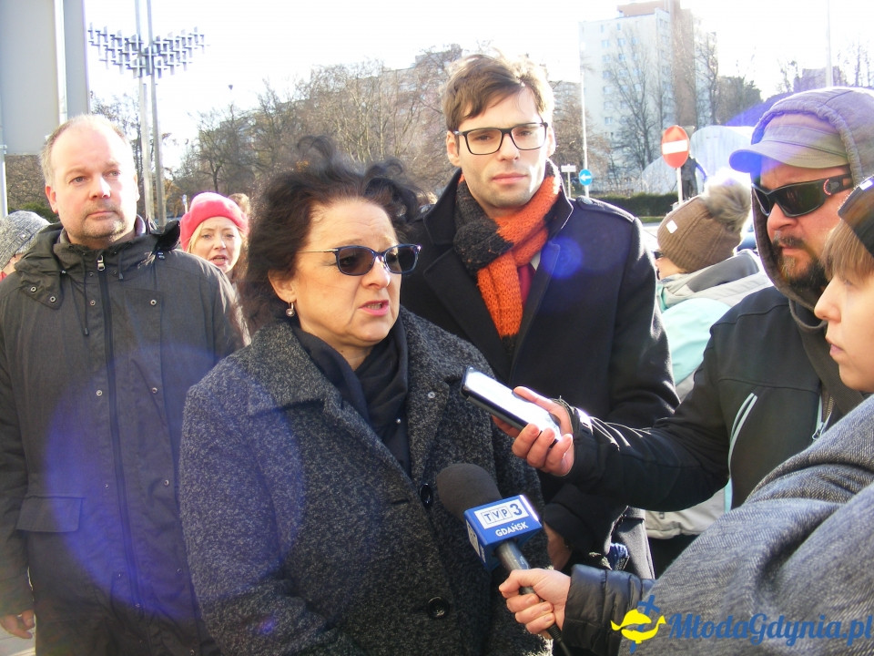Protest rodziców SP 51 przed UM 18.12.2019