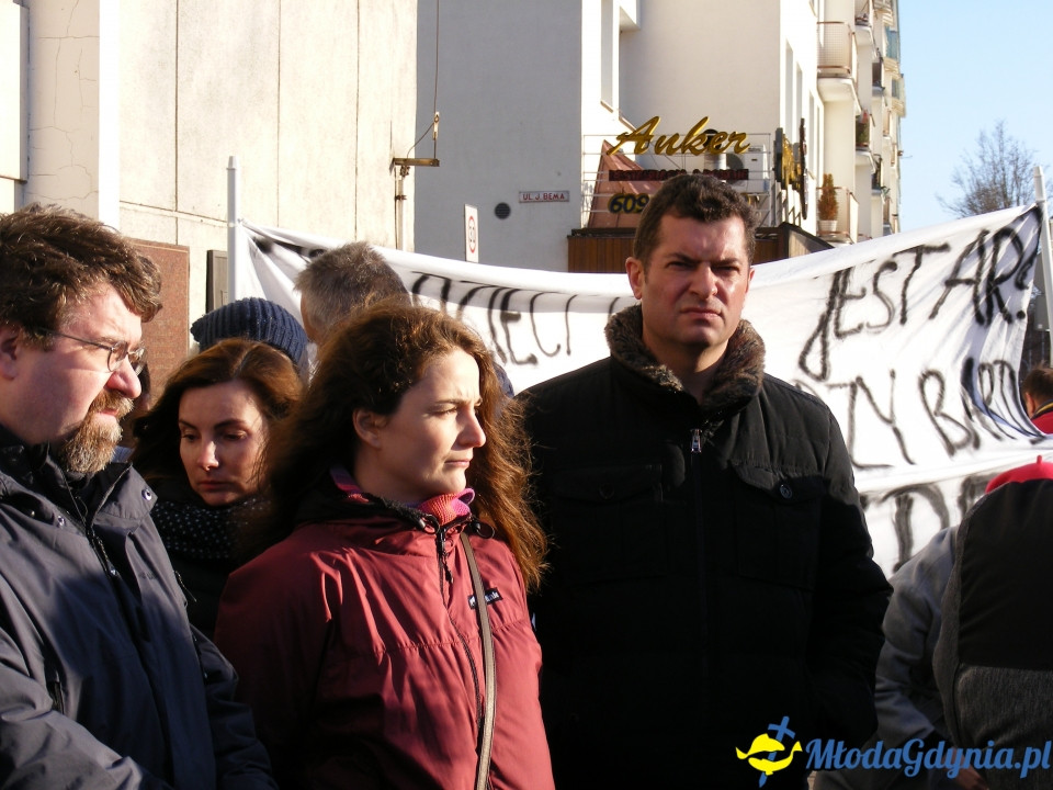 Protest rodziców SP 51 przed UM 18.12.2019