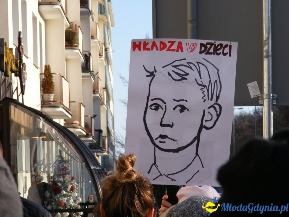 Protest rodziców SP 51 przed UM 18.12.2019