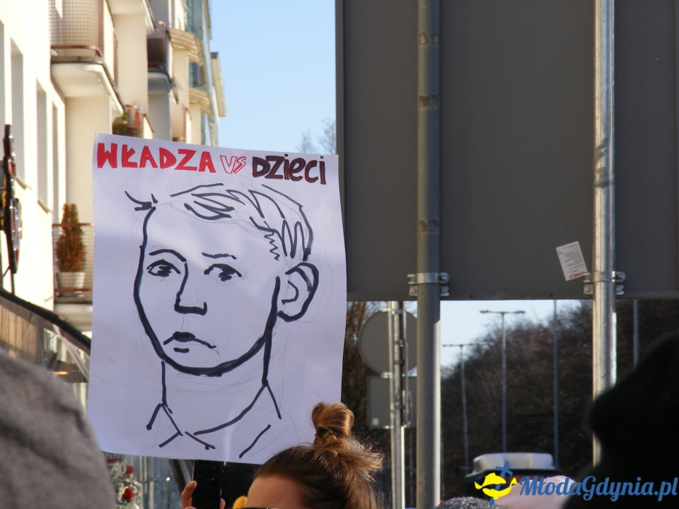 Protest rodziców SP 51 przed UM 18.12.2019