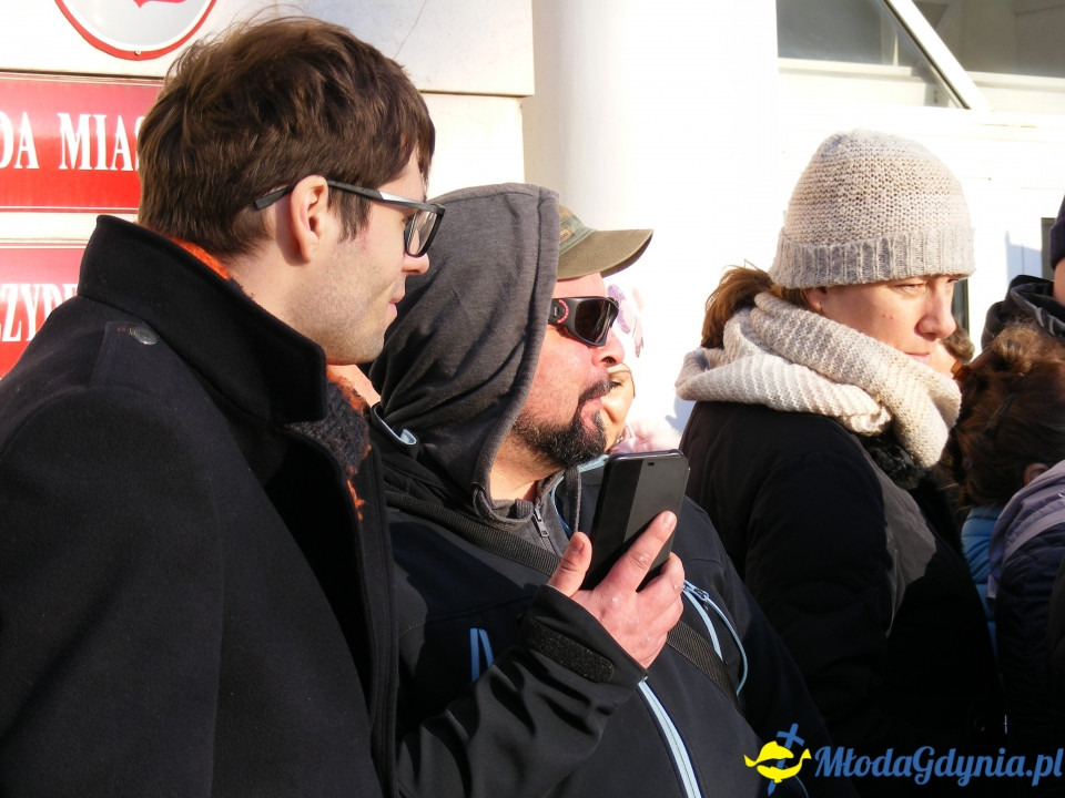 Protest rodziców SP 51 przed UM 18.12.2019