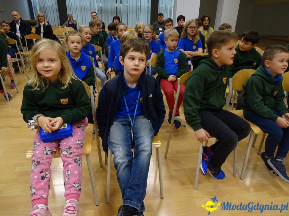 Najmłodsi uczniowie Szkoły Podstawowej Jezuitów przygotowali jasełka w wersji angielskiej!