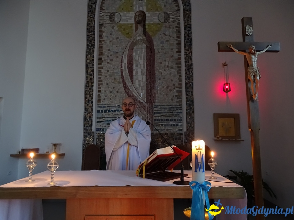 ZSJ - Ostatnie roraty w kaplicy szkolnej, jasełka i wigilie klasowe 2019