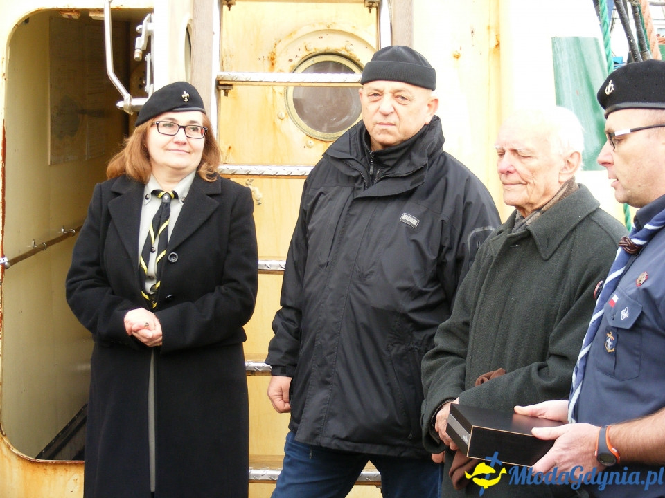 Zawisza Czarny - przekazanie bandery