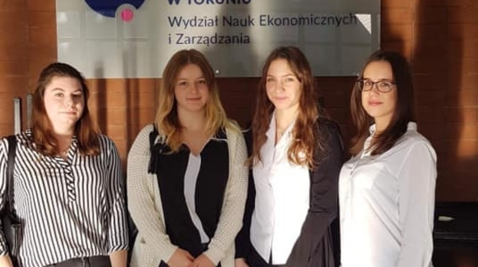 Wielki sukces uczennic Ekonomika