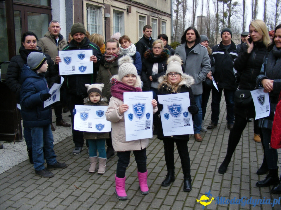 SP 52 - protest przed szkołą 03.01.2019