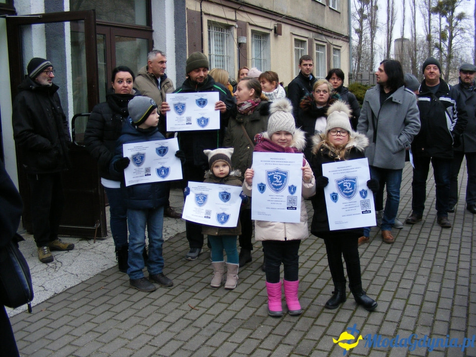 SP 52 - protest przed szkołą 03.01.2019