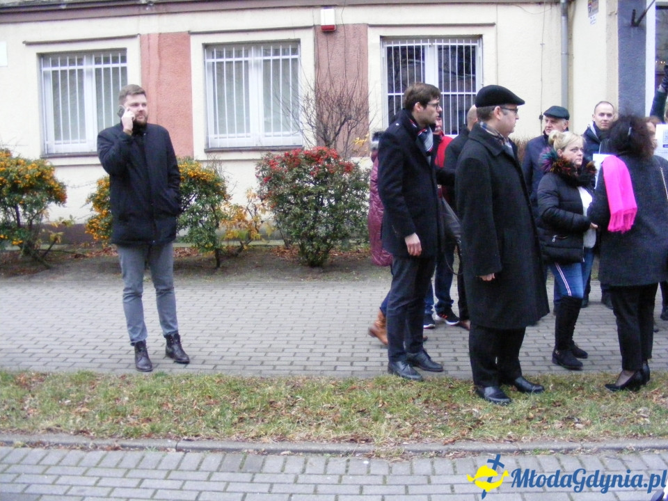 SP 52 - protest przed szkołą 03.01.2019