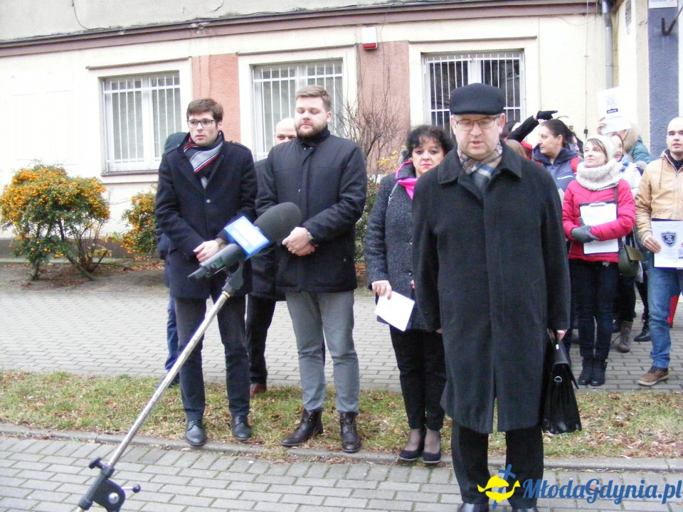 SP 52 - protest przed szkołą 03.01.2019