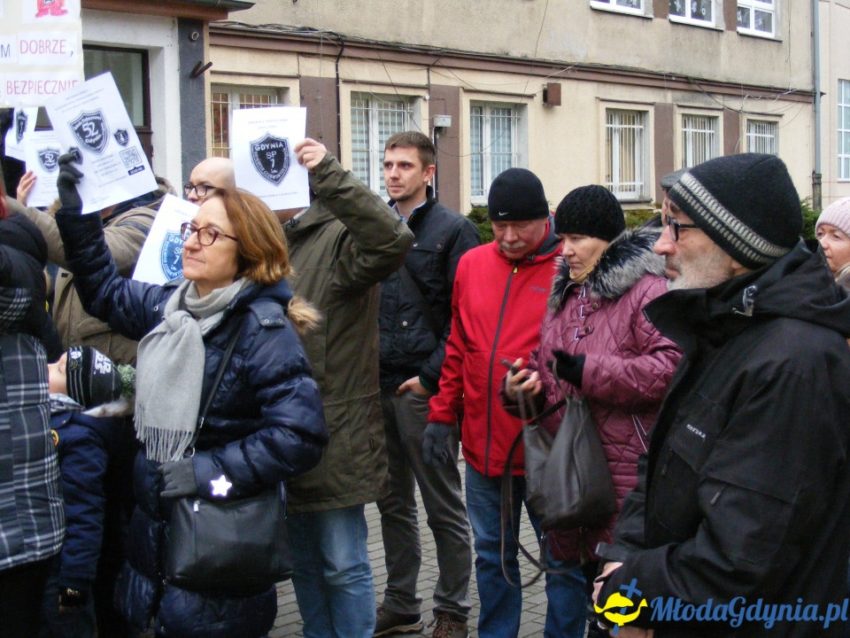 SP 52 - protest przed szkołą 03.01.2019