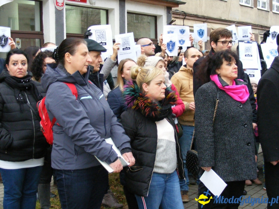 SP 52 - protest przed szkołą 03.01.2019