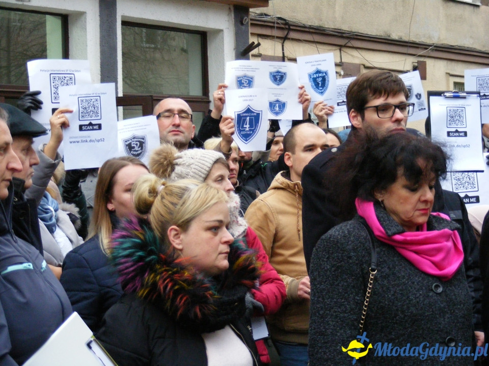 SP 52 - protest przed szkołą 03.01.2019