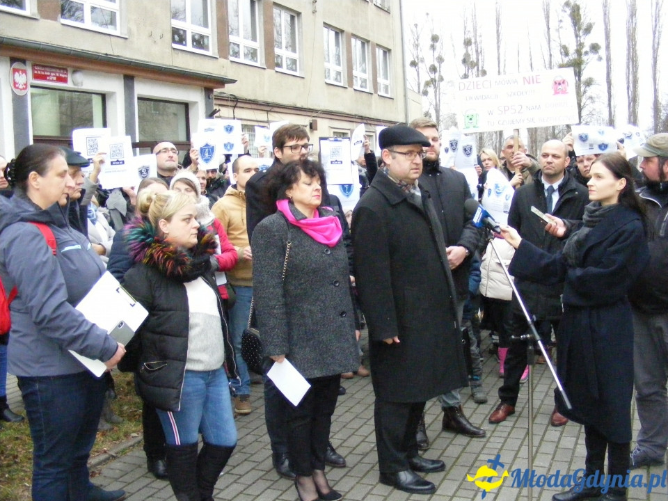 SP 52 - protest przed szkołą 03.01.2019