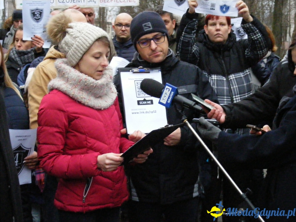 SP 52 - protest przed szkołą 03.01.2019