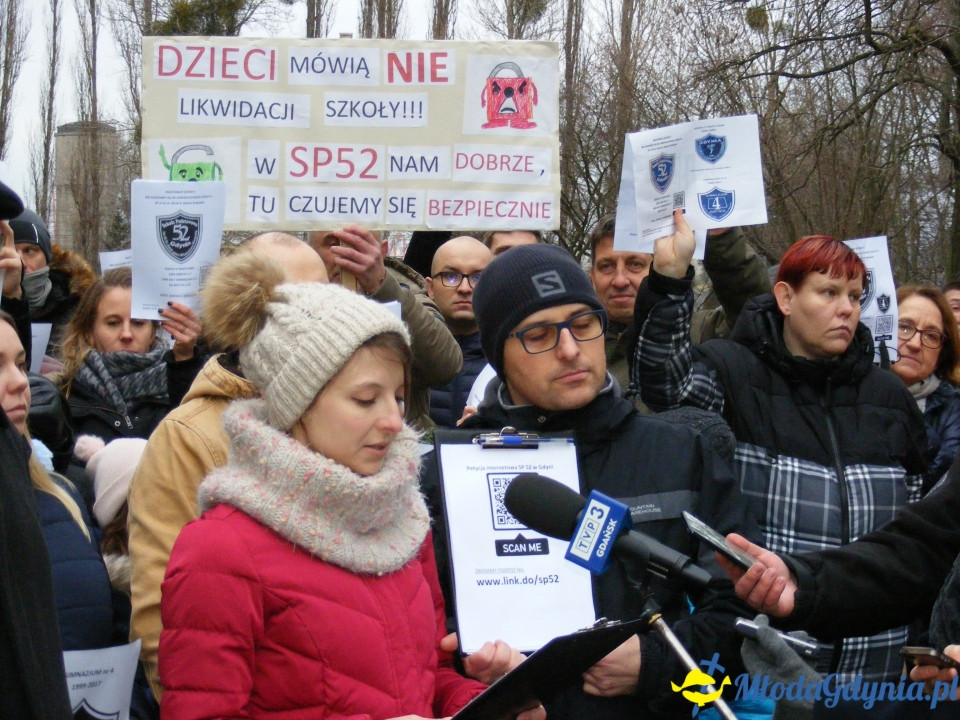SP 52 - protest przed szkołą 03.01.2019