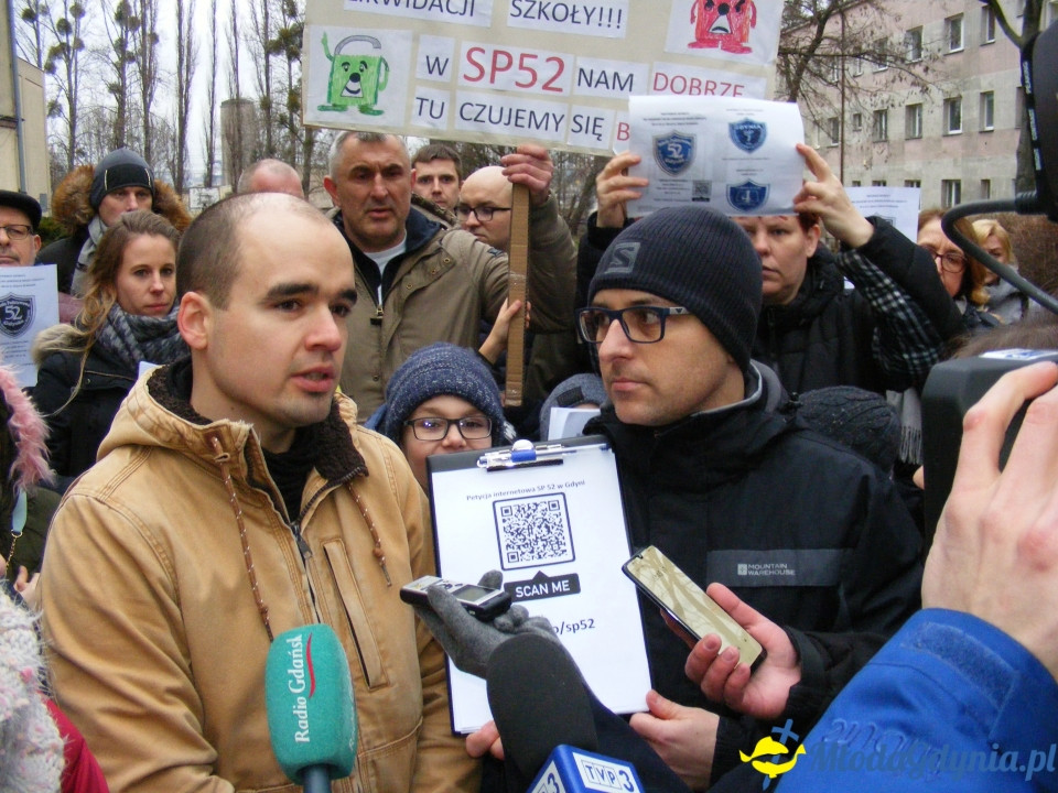 SP 52 - protest przed szkołą 03.01.2019
