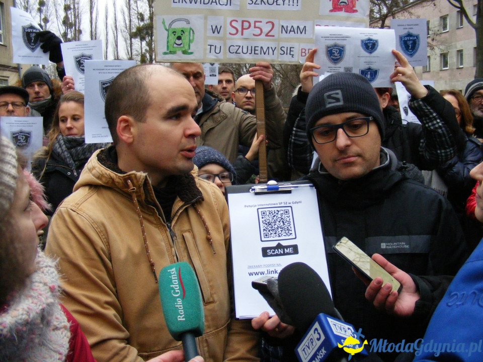 SP 52 - protest przed szkołą 03.01.2019