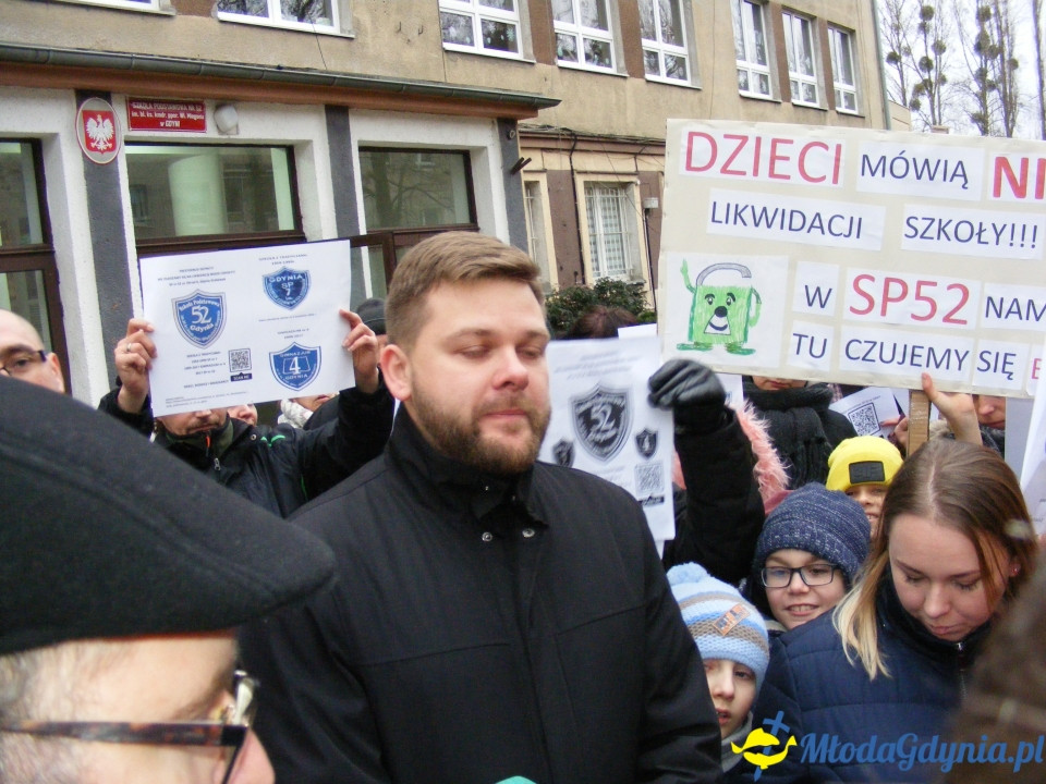 SP 52 - protest przed szkołą 03.01.2019