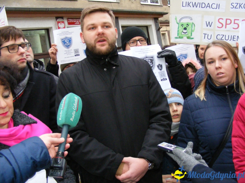 SP 52 - protest przed szkołą 03.01.2019