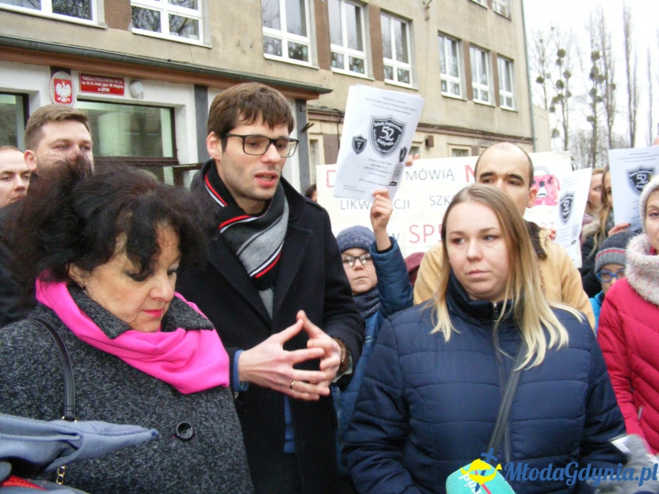 SP 52 - protest przed szkołą 03.01.2019