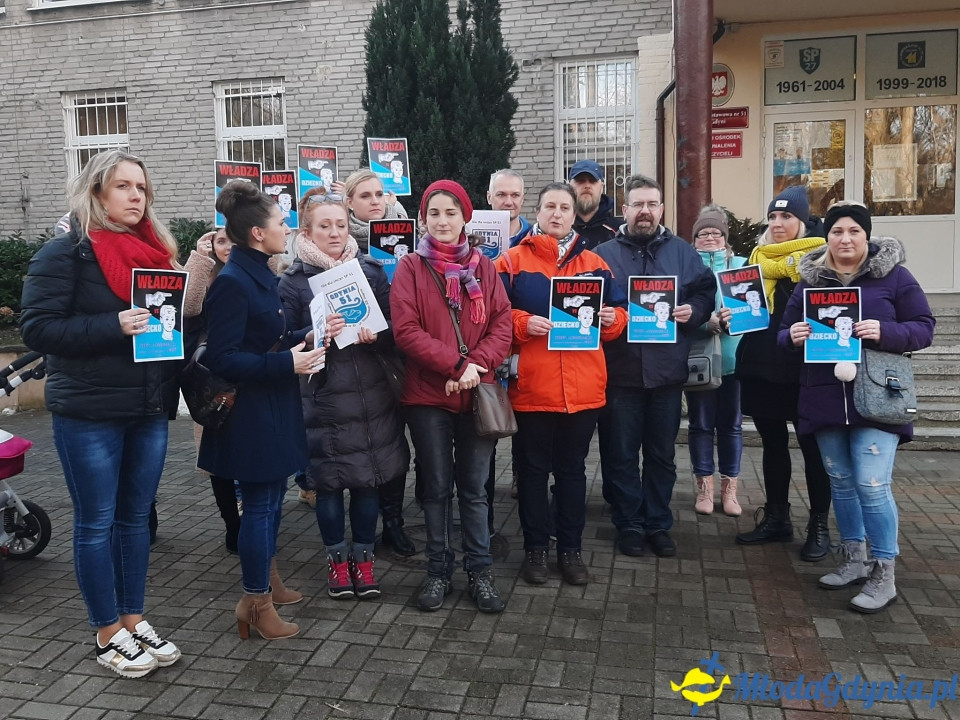 SP 51 - protest przed szkołą 09.01.2020