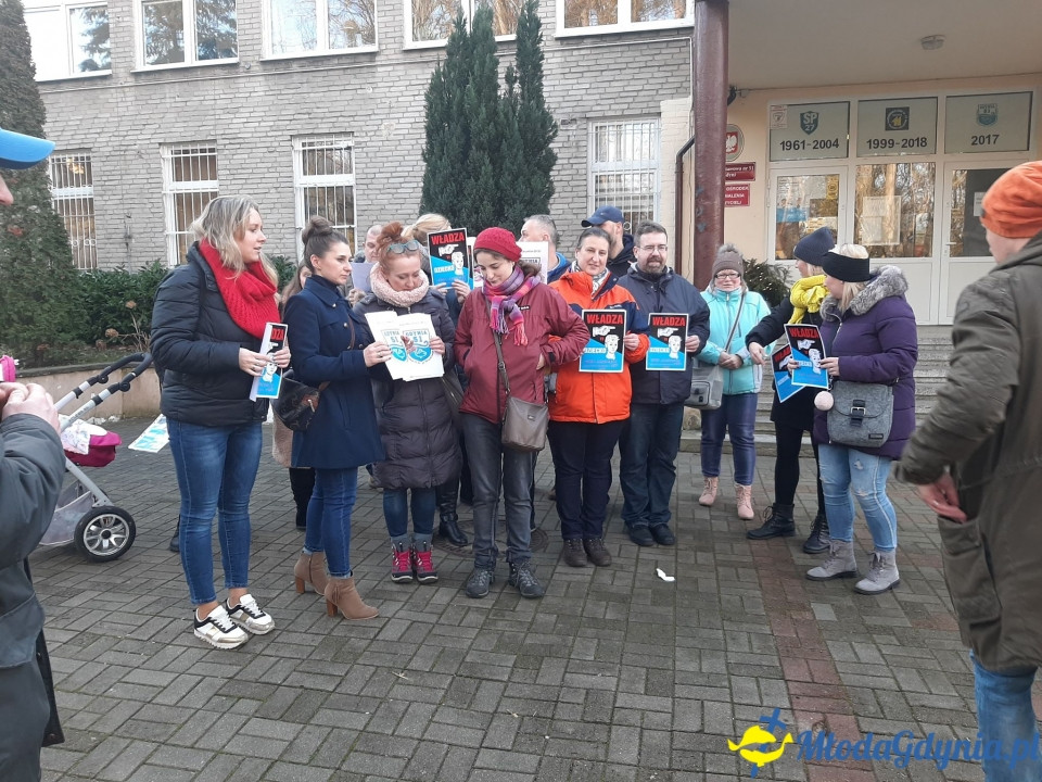 SP 51 - protest przed szkołą 09.01.2020
