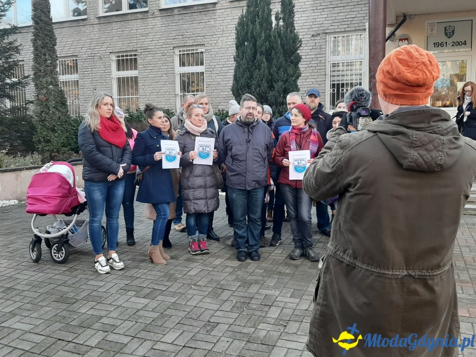 SP 51 - protest przed szkołą 09.01.2020