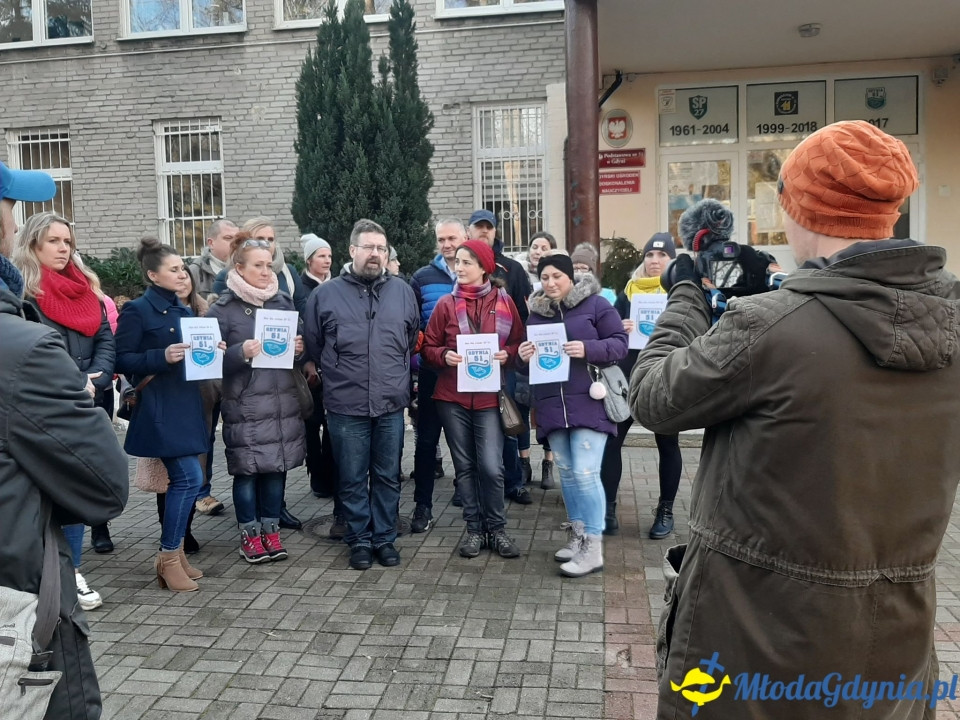 SP 51 - protest przed szkołą 09.01.2020