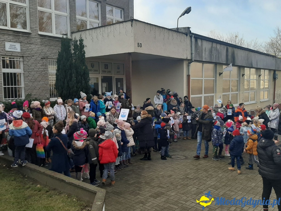 SP 51 - protest przed szkołą 09.01.2020