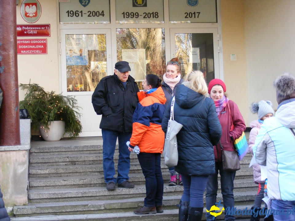SP 51 - protest przed szkołą 09.01.2020