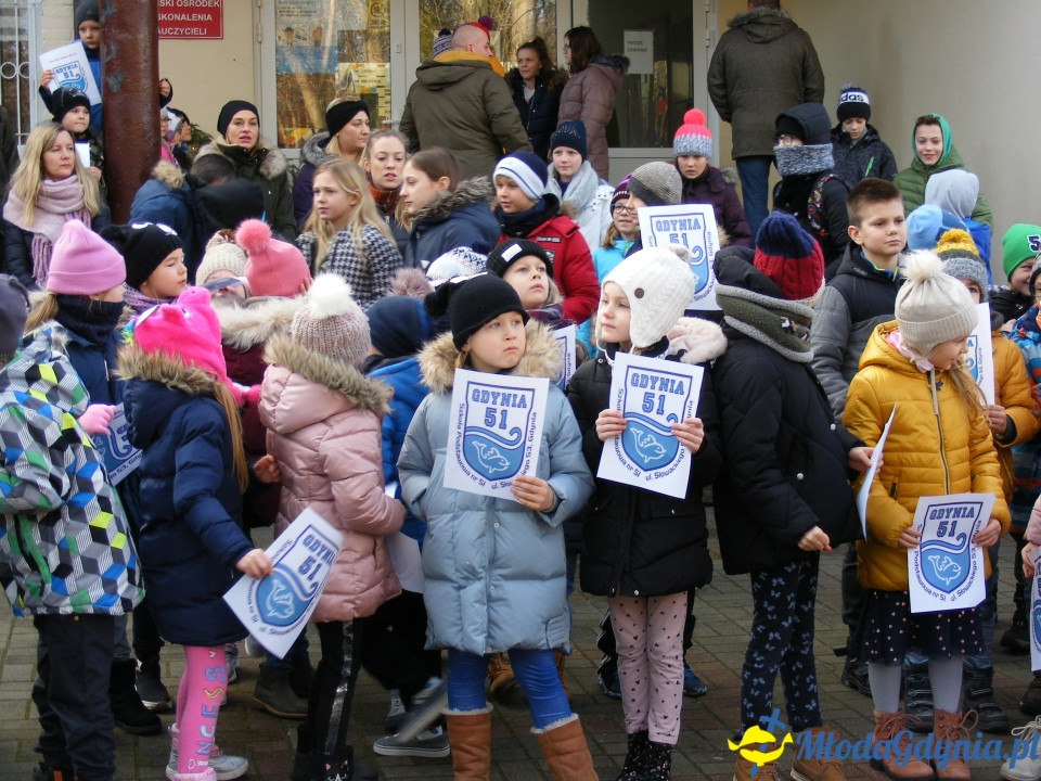 SP 51 - protest przed szkołą 09.01.2020
