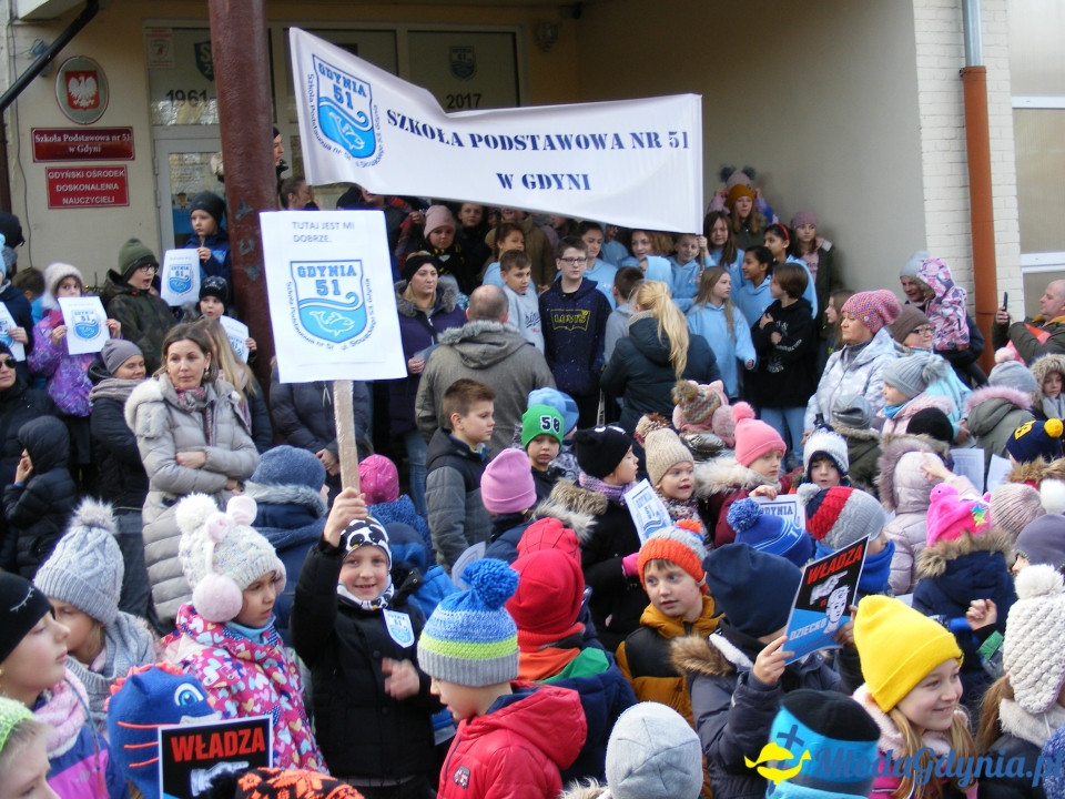 SP 51 - protest przed szkołą 09.01.2020
