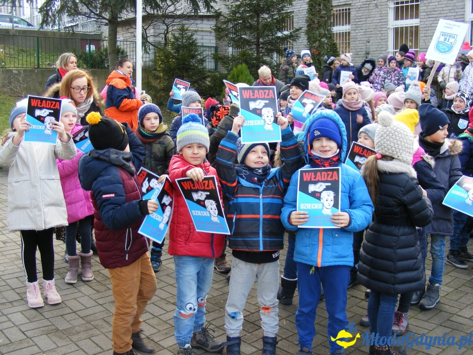 SP 51 - protest przed szkołą 09.01.2020