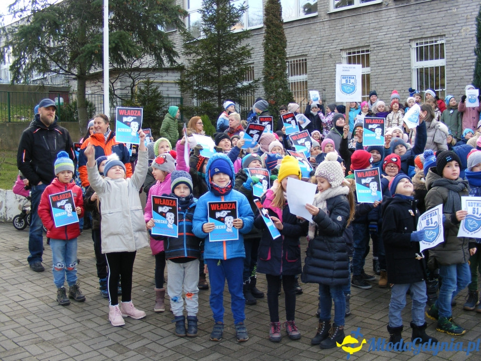 SP 51 - protest przed szkołą 09.01.2020