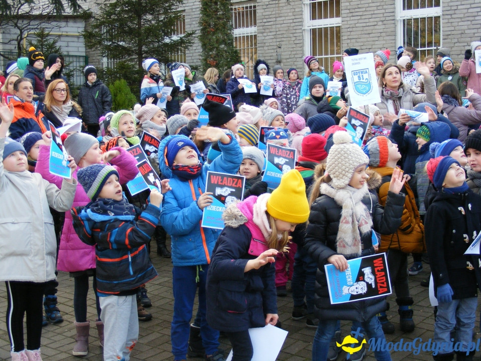 SP 51 - protest przed szkołą 09.01.2020