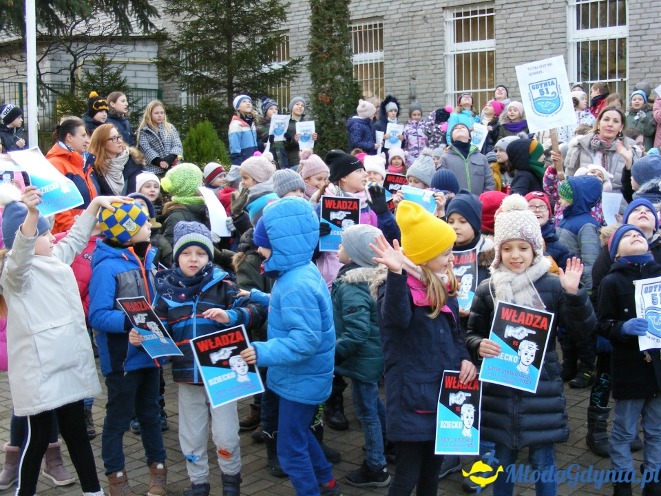 SP 51 - protest przed szkołą 09.01.2020
