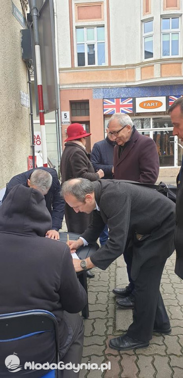 Zbiórka podpisów dla kandydata na Prezydenta RP - Andrzej Duda