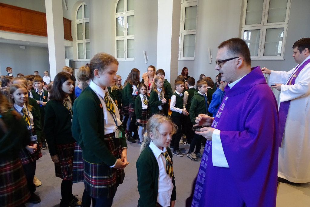 Środa Popielcowa w Zespole Szkół Jezuitów