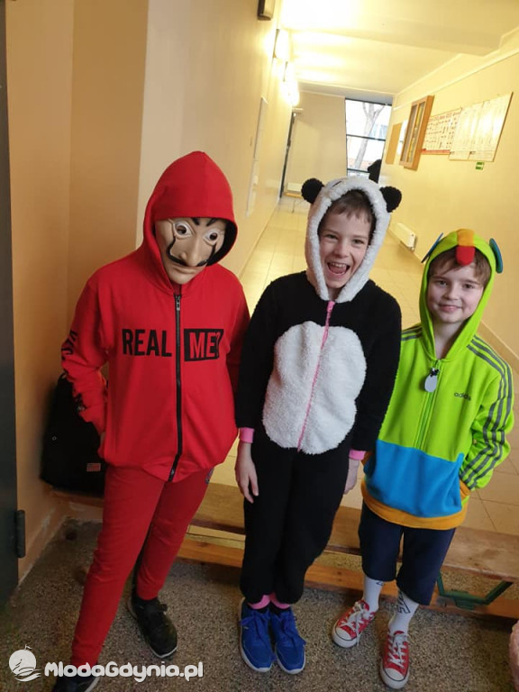 SP 18 - Bal karnawałowy klas starszych