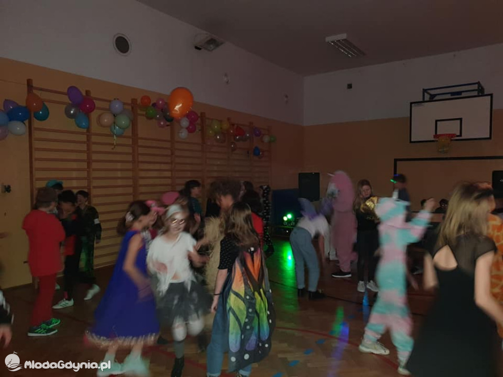 SP 18 - Bal karnawałowy klas starszych