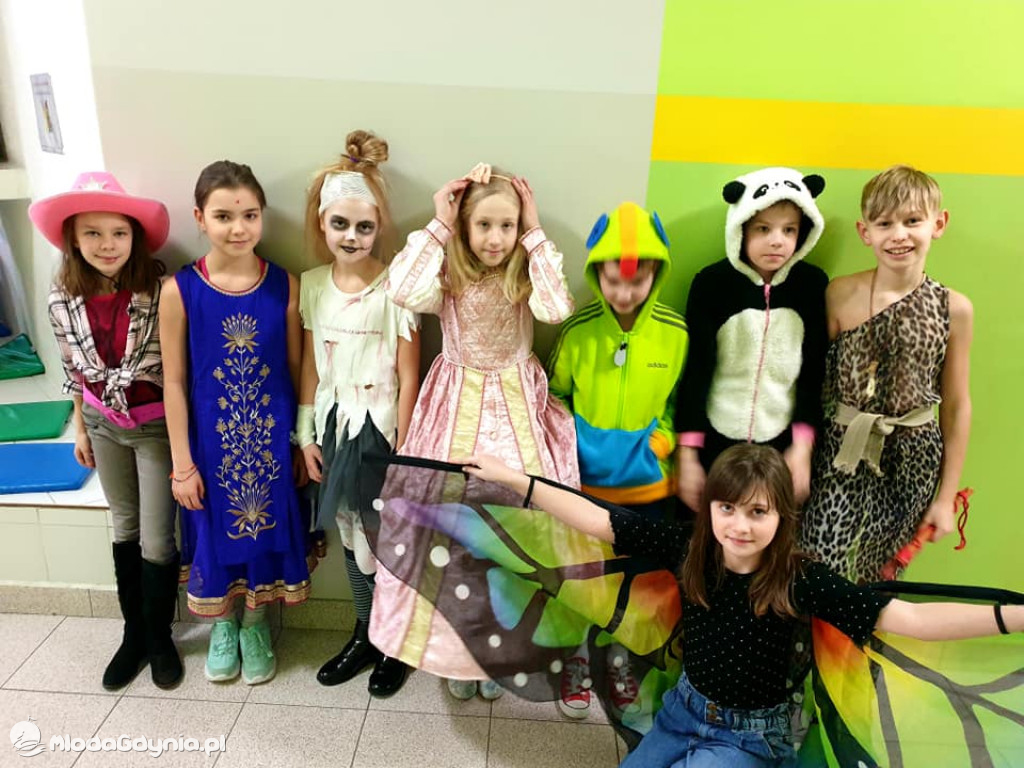 SP 18 - Bal karnawałowy klas starszych