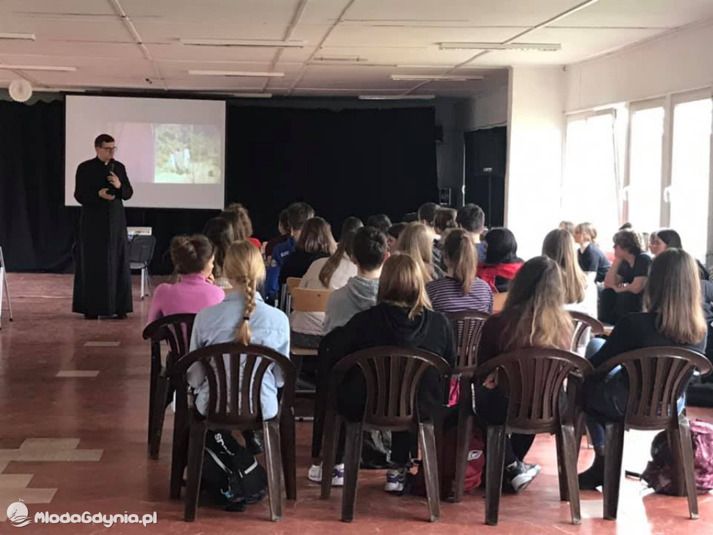 IX LO - Szkolne Rekolekcje prowadzone przez ks. Łukasza Grelewicza