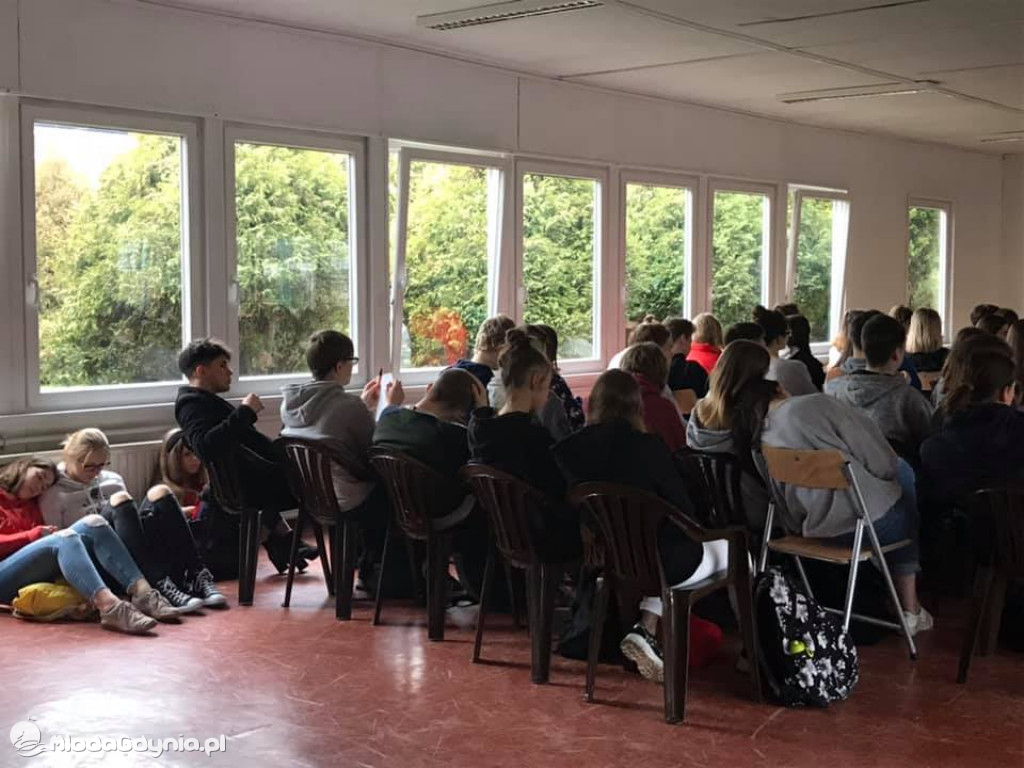 IX LO - Szkolne Rekolekcje prowadzone przez ks. Łukasza Grelewicza