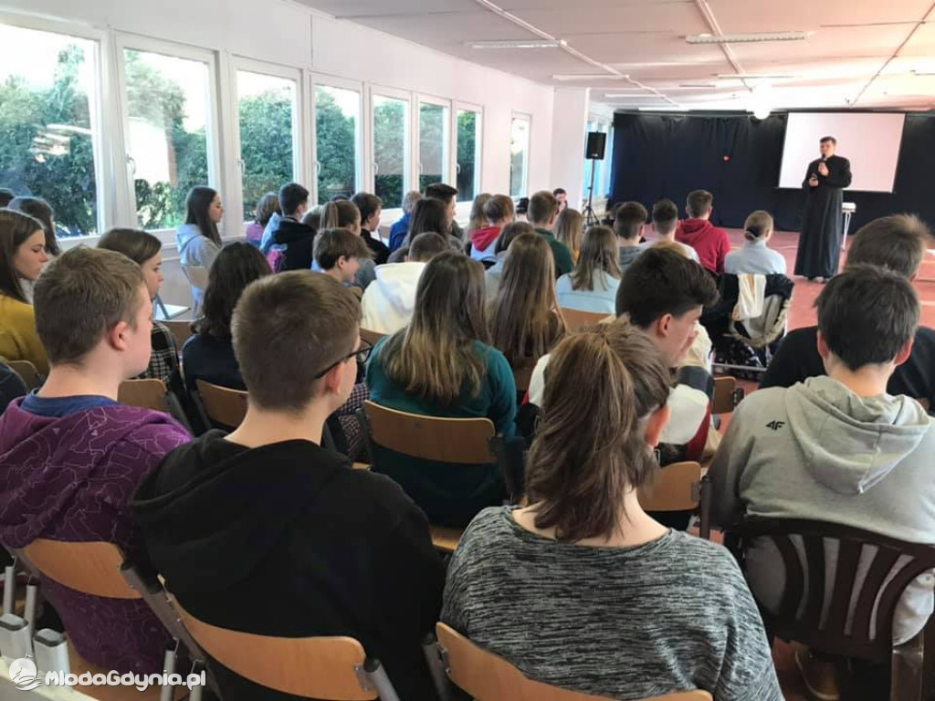 IX LO - Szkolne Rekolekcje prowadzone przez ks. Łukasza Grelewicza