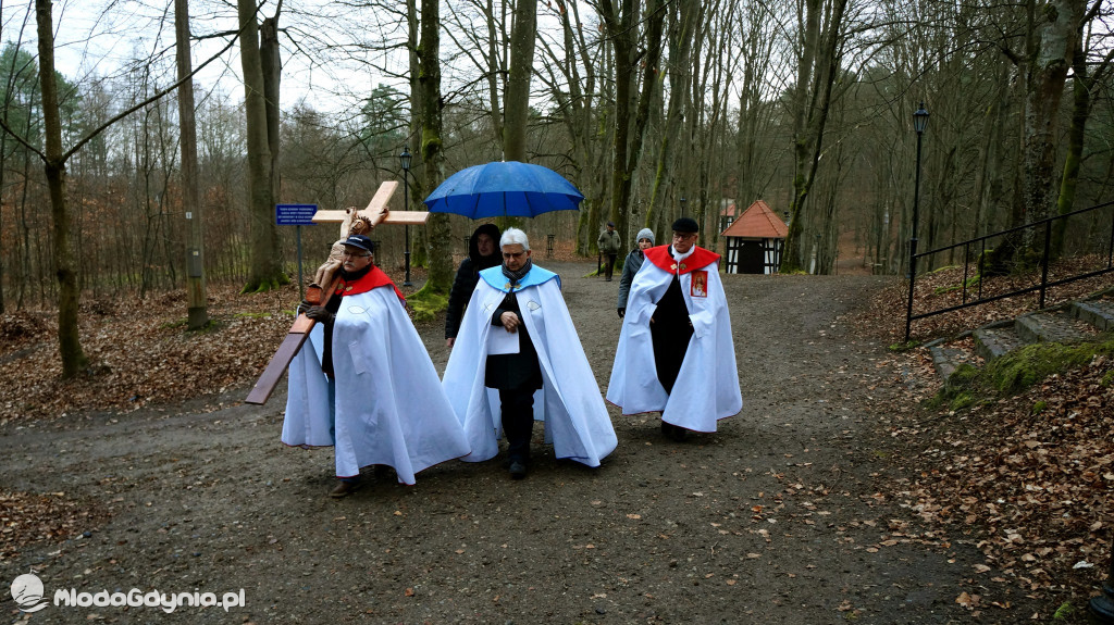 Wejherowo - droga krzyzowa w intencji 10 letniego chłopca