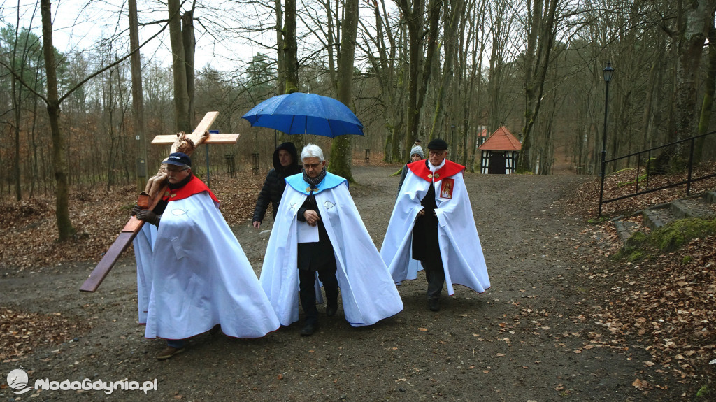 Wejherowo - droga krzyzowa w intencji 10 letniego chłopca