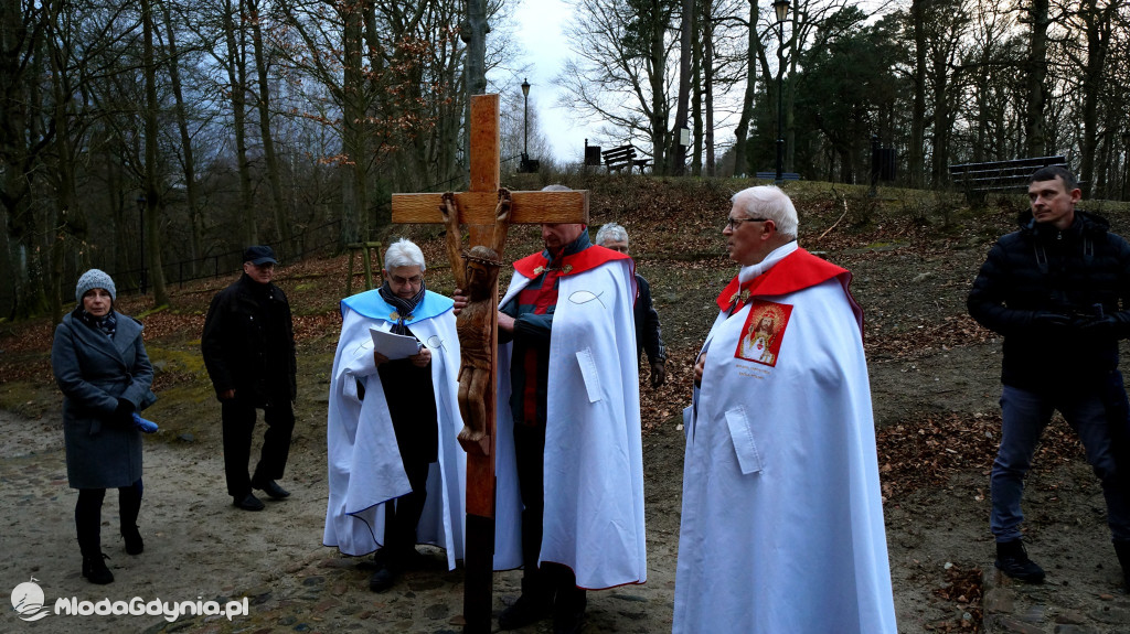 Wejherowo - droga krzyzowa w intencji 10 letniego chłopca