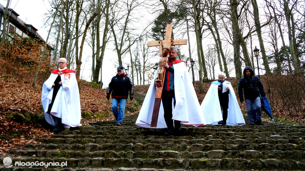 Wejherowo - droga krzyzowa w intencji 10 letniego chłopca