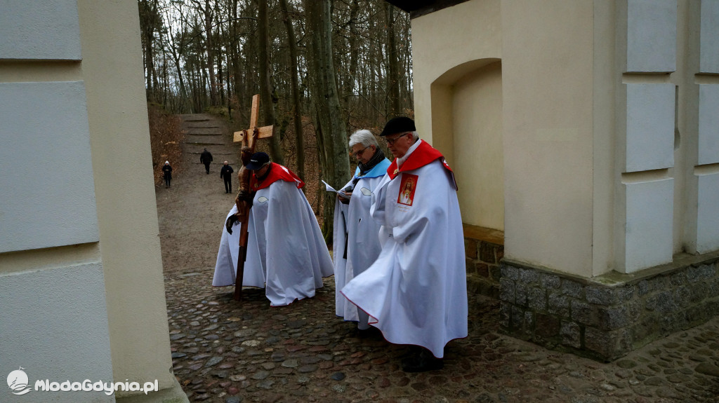 Wejherowo - droga krzyzowa w intencji 10 letniego chłopca