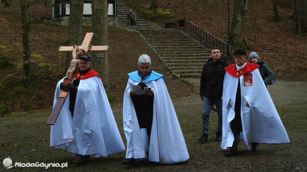 Wejherowo - droga krzyzowa w intencji 10 letniego chłopca